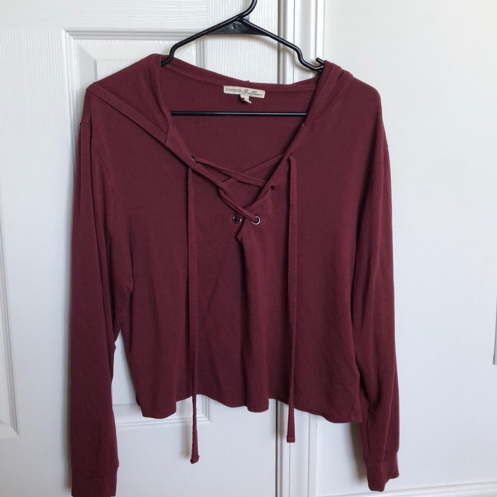 lightweight cropped sweatshirt.. maroon color